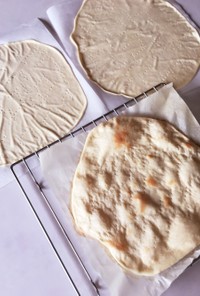自家製天然酵母のピザ生地クリスピータイプ