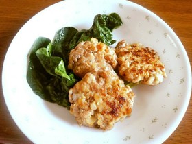豚ひき肉とレンコンのふんわりハンバーグ