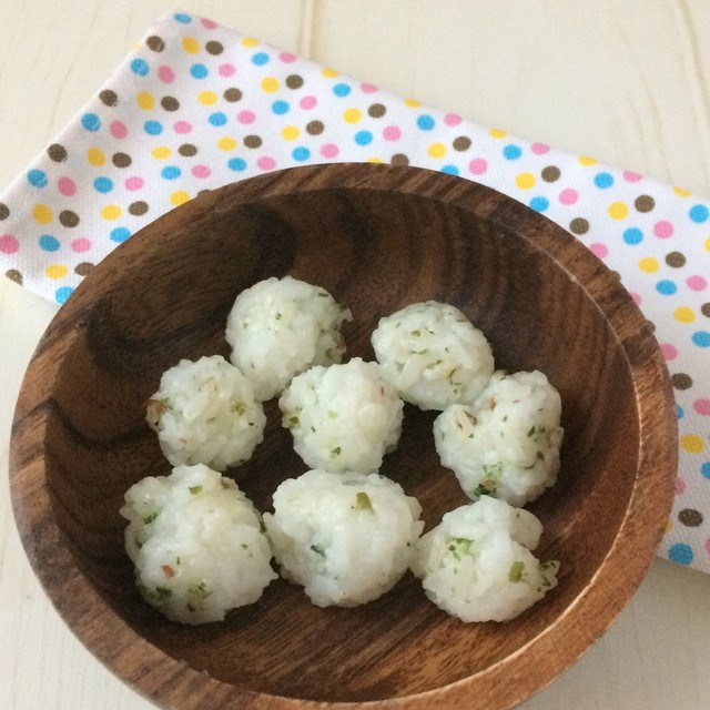 離乳食完了期 青のりときなこのおにぎり レシピ 作り方 By 一社 母子栄養協会 クックパッド 簡単おいしいみんなのレシピが353万品