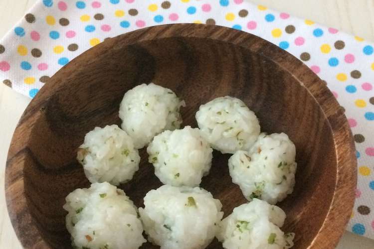 離乳食完了期 青のりときなこのおにぎり レシピ 作り方 By 一社 母子栄養協会 クックパッド 簡単おいしいみんなのレシピが353万品