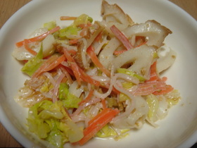 混ぜるだけ♪ちくわと野菜のゴマドレ和え