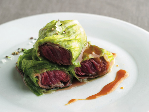 牛ランプ肉のレタス蒸し