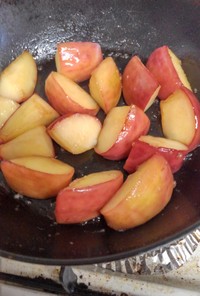 フライパン焼きリンゴ