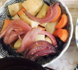 紫玉ねぎのザワークラウトの根菜サラダの画像
