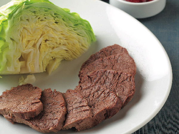 スユッ(ゆで牛肉のキャベツ包み辛味噌添え)