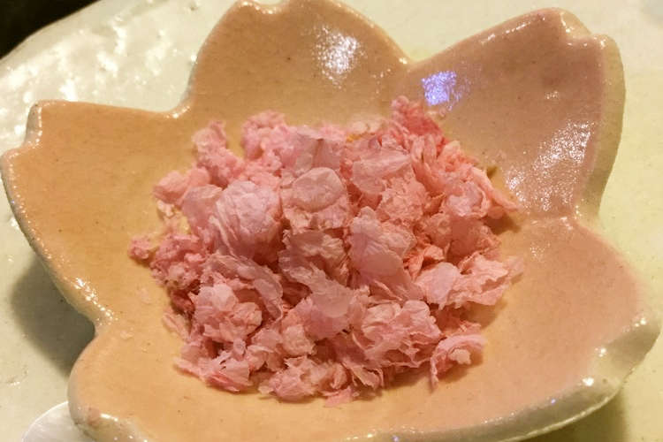 桜塩 桜の塩漬けでをレンジで簡単 レシピ 作り方 By まりおっかあ クックパッド 簡単おいしいみんなのレシピが355万品