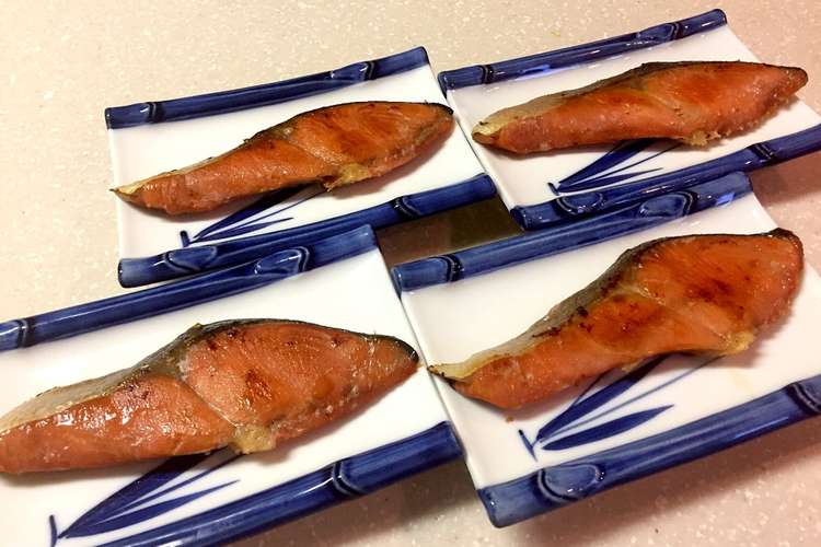 シャケ ちょっぴり甘いみりん風味 レシピ 作り方 By Hash五阡円屋絽地 クックパッド 簡単おいしいみんなのレシピが353万品