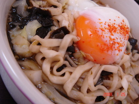 海苔キャベツうどん(温卵入り)