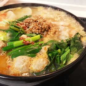 やみつき注意♡辛味噌納豆鍋