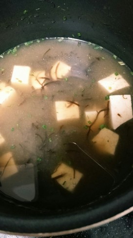 もずくスープで味噌汁