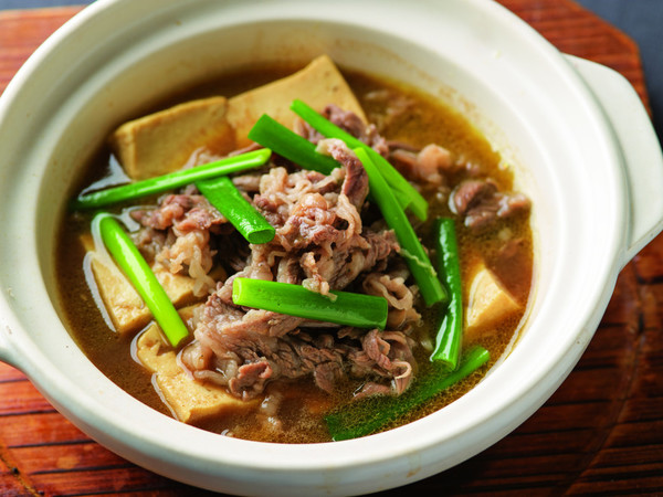 豆腐と牛ばら肉のカレー味の煮込み香港風