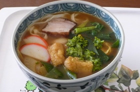 煮豚とお揚げ入りカレーうどん