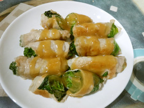 豚肉ロールの味噌だれかけ
