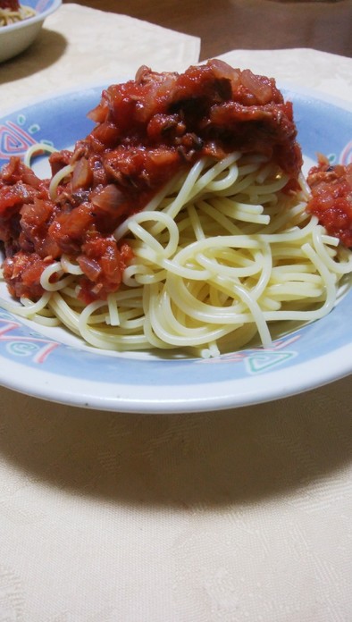 サバ水煮缶 トマト缶パスタソースの写真