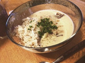 サワークリーム仕立てのビーフストロガノフ