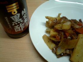 山いもと豚肉の黒酢炒め