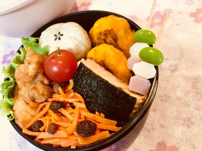 お弁当♡三色団子風♡可愛い枝豆蒲鉾ピックの写真