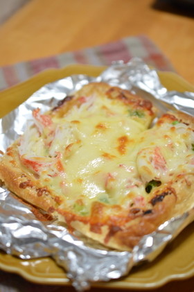 液みそで油揚げのカニカマチーズ焼き