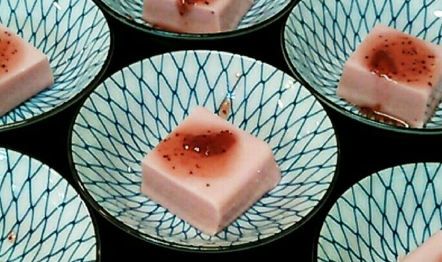豆腐のイチゴレアチーズケーキの画像