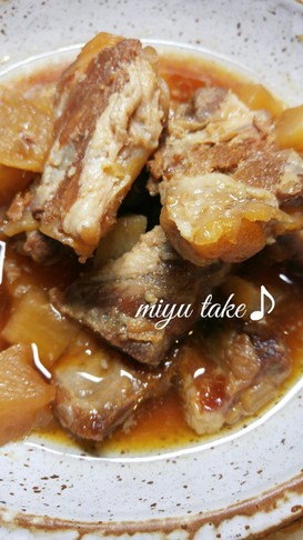 圧力鍋で♡豚軟骨と大根のスタミナ煮込み♪