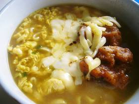 玉子とじチーズカレーうどん