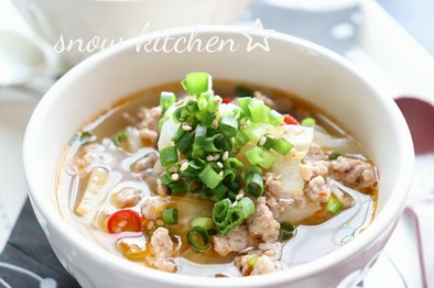 ひき肉とキャベツのピリ辛味噌スープの写真