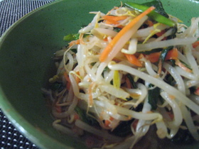 レンジで簡単♪もやし温サラダ