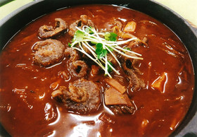 牛すじ肉の味噌煮込み