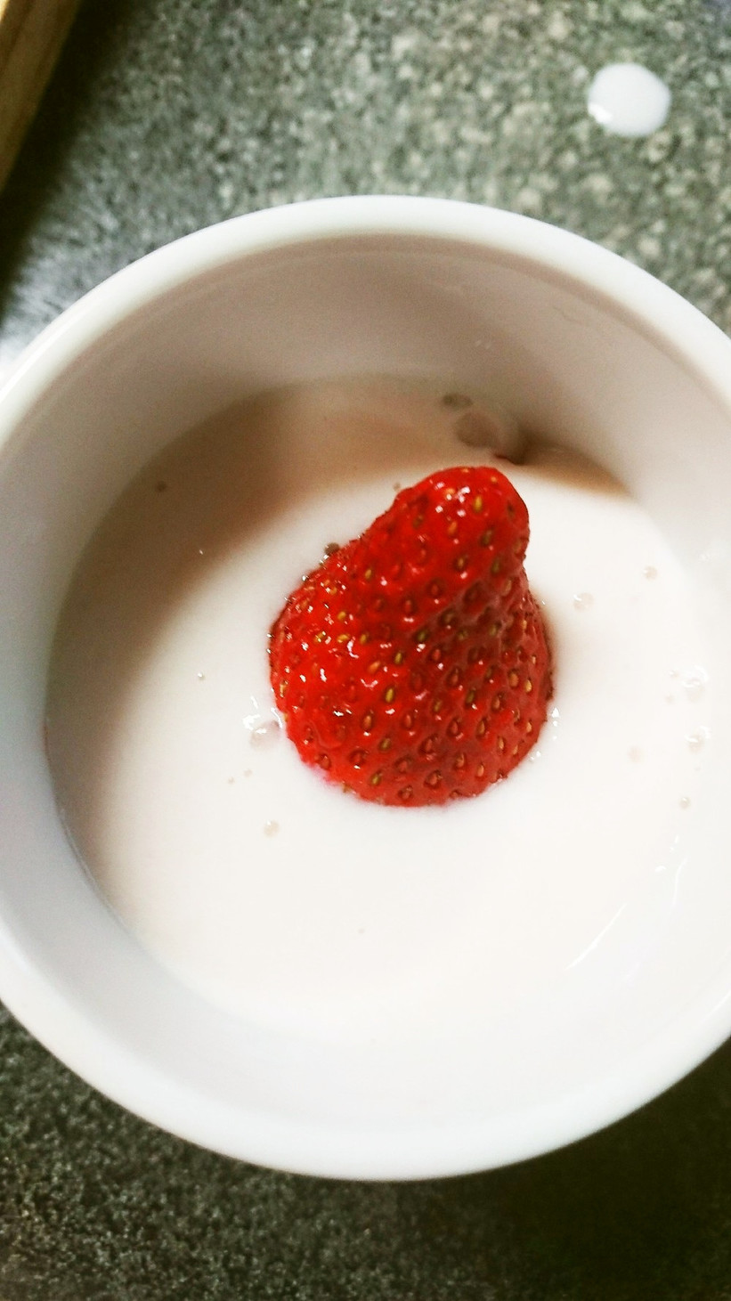 コストコ苺プリンの素＆新鮮苺で簡単プリンの画像