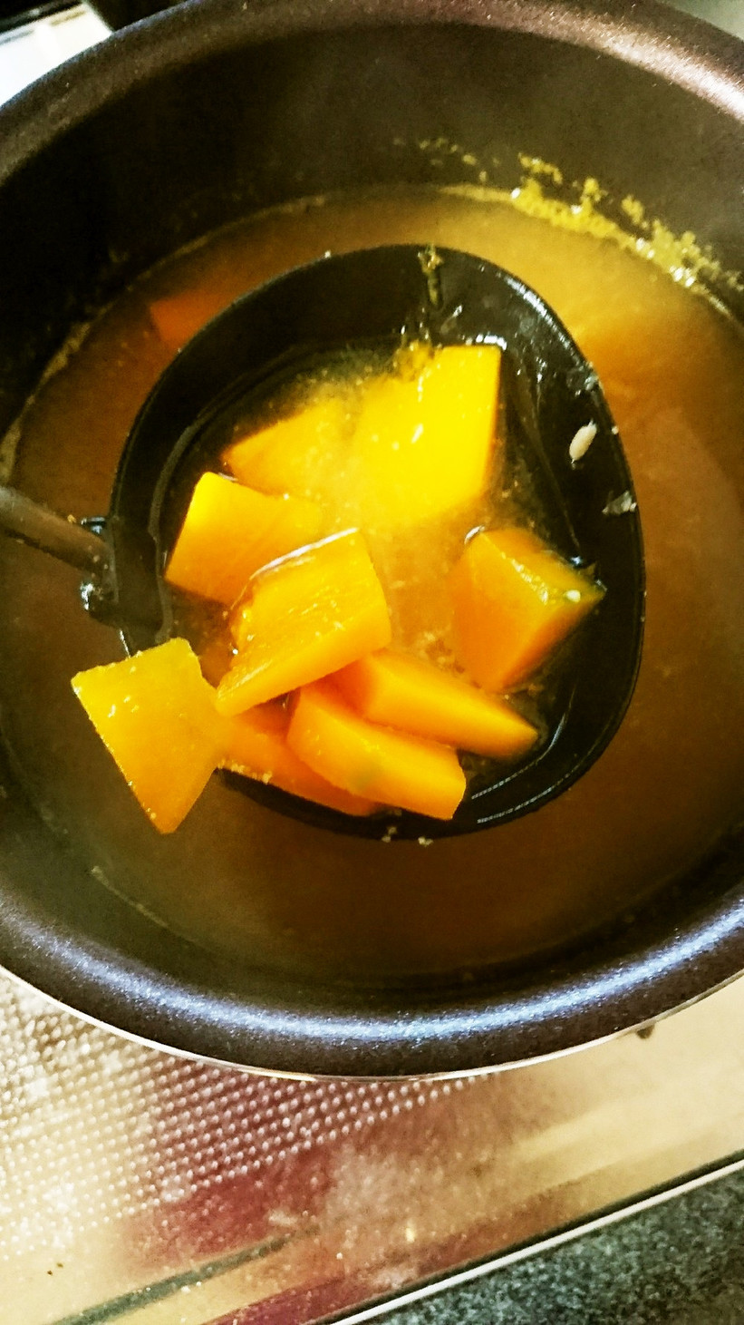 煮るだけであま～い♪かぼちゃ味噌汁♡の画像