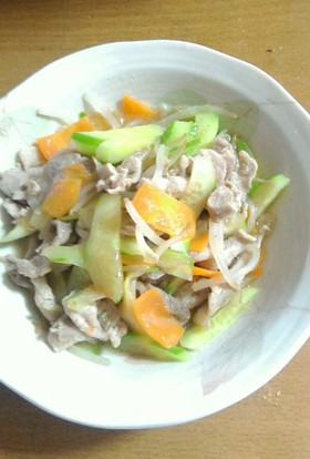豚バラ肉ときゅうりの中華炒め