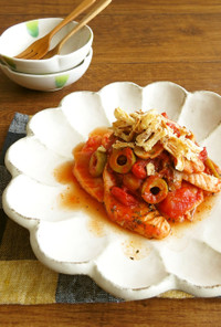 簡単☆鮭とオリーブのトマトバジル煮込み