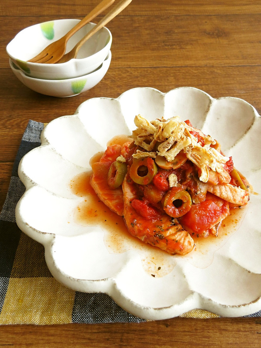 簡単☆鮭とオリーブのトマトバジル煮込みの画像