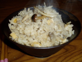 きのこモリモリ♪簡単炊き込みご飯♪