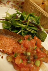 鮭のムニエル・トマトとケイパーのソース