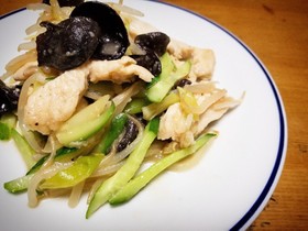 きくらげと鶏むね肉の塩だれ炒め