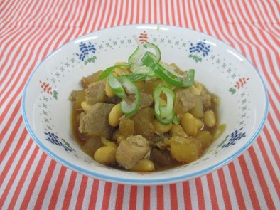 簡単給食　大豆と豚肉の煮物の写真