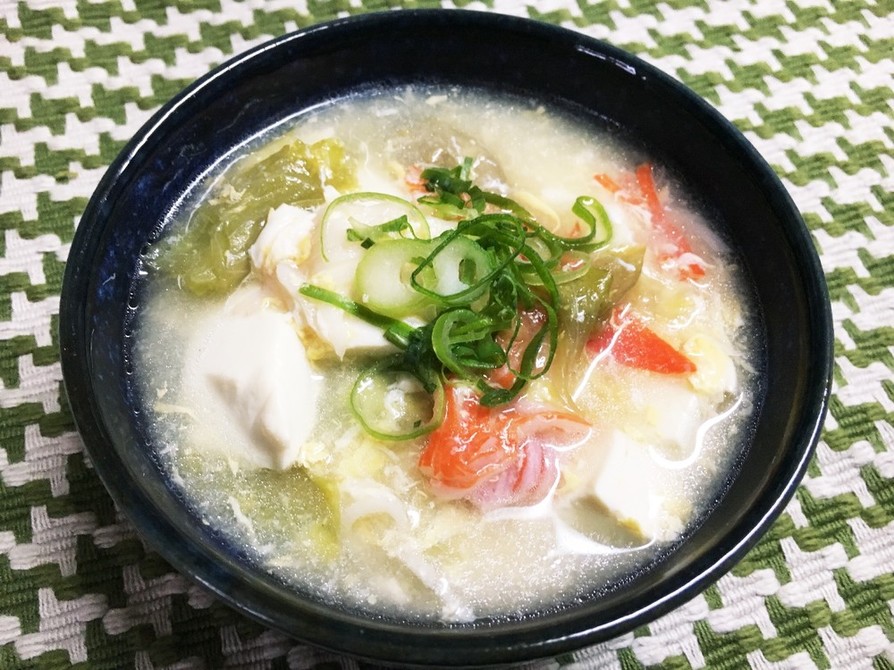 レタスと豆腐のカニカマ入りかき玉スープの画像