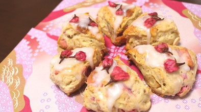 ホットケーキミックスで桜のスコーン♪の写真