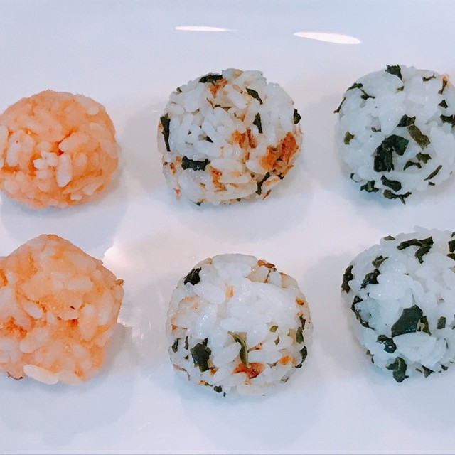 3色 食 フリフリおにぎりボール レシピ 作り方 By クックまいななパパ クックパッド 簡単おいしいみんなのレシピが375万品
