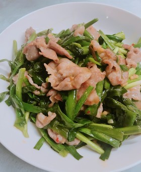 合わせ調味料で簡単!豚肉とニラの中華炒め