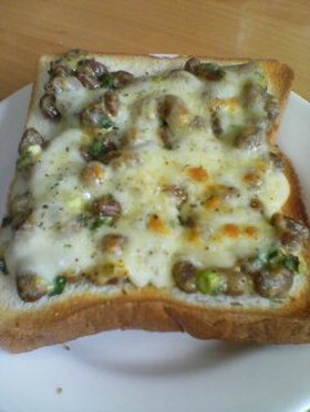 納豆ONトースト ピザ風
