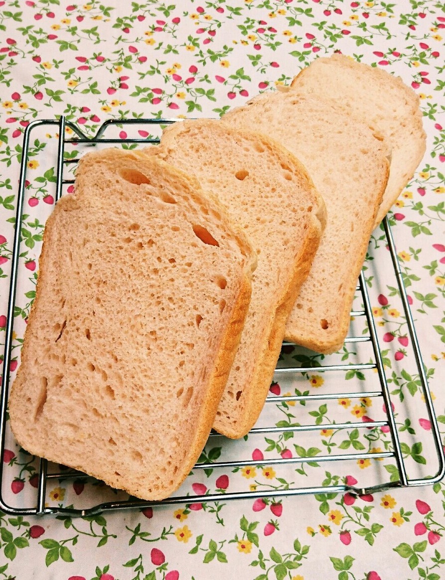 桜色のソフトフランス食パンの画像