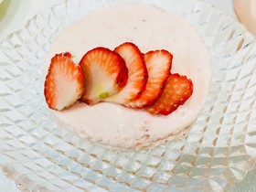 簡単 基本 いちごのババロア