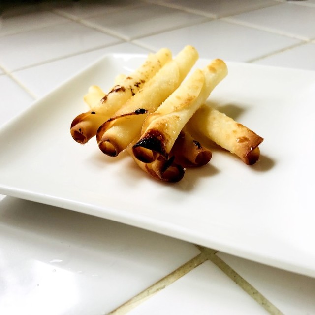 餃子の皮で簡単シガレットクッキー レシピ 作り方 By 彩saiさん クックパッド 簡単おいしいみんなのレシピが361万品