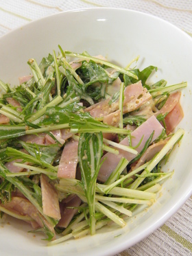 水菜とハムのマヨごま和え