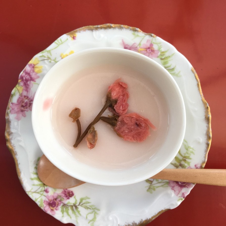桜風味のお茶で桜杏仁豆腐の画像