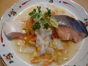 サーモンと野菜の蒸し焼き おろしソース♪