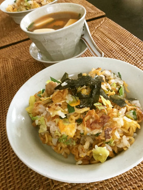辛ラーメンでそば飯 ➕辛スープ