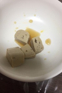 豆腐のたまり醤油漬け